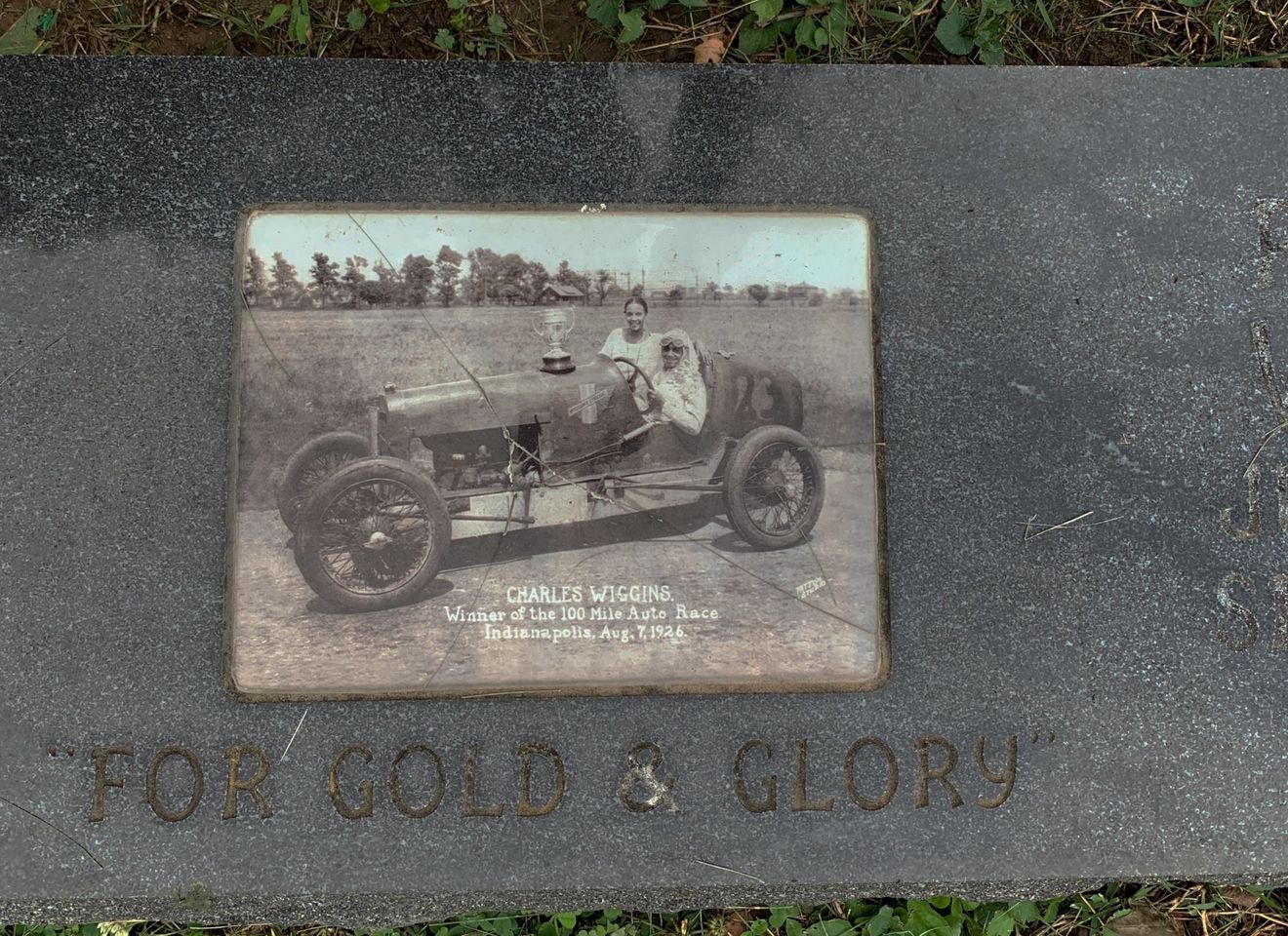 Charlie and Roberta Wiggins headstone at Crown Hill Cemetery, Indianapolis